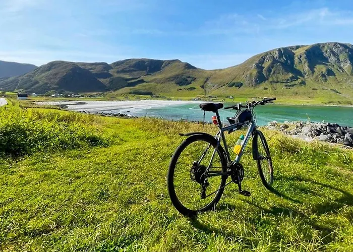 8 Person In Maloy-by Traum Maloy